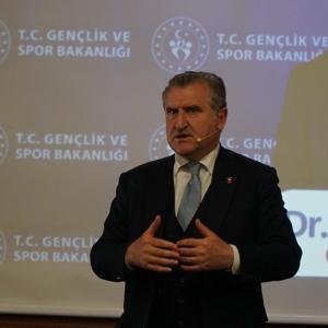 Bakan Bak: Türkiye bir spor devrimi yaşamakta