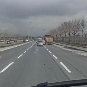 İstanbul’da trafikte yol verme tartışması