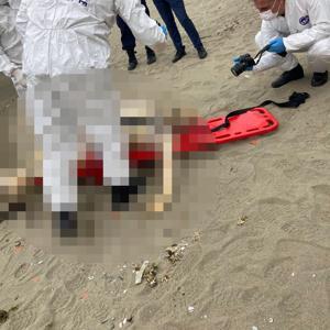 Bandırmada sahile ceset vurdu; kayıp mürettebattan olup, olmadığı araştırılıyor