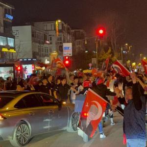 İstanbulda seçim kutlamaları