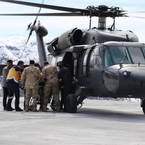 Şırnak’ta askeri helikopter, trafik kazasında yaralanan çocuk için havalandı