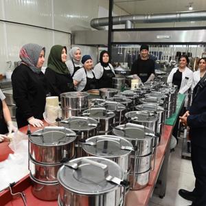 Osmaniye Belediyesi Aşevinden her gün 10 bin kişilik sıcak yemek