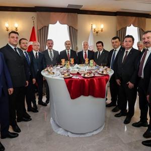 Bursada resmi bayramlaşma töreni Vali Demirtaş’ın ev sahipliğinde gerçekleştirildi