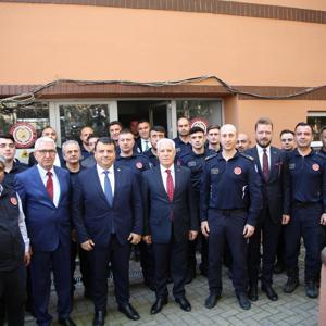 Başkan Bozbeyden, büyükşehir çalışanlarına bayram ziyareti