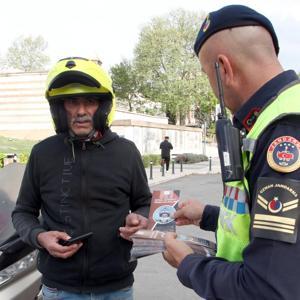 Edirnede trafik ve jandarma ekiplerinden sürücülere kask farkındalığı denetimi