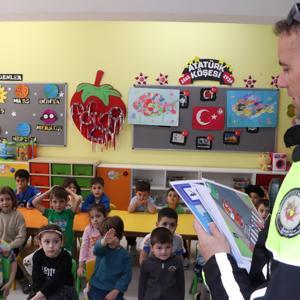Bursa polisinden ilkokul öğrencilerine trafik eğitimi