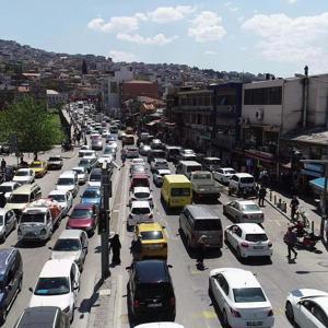 İzmirde trafiğe kayıtlı araç sayısı arttı