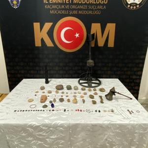 Amasya’da tarihi eser bulunduran ve satmaya çalışan 2 kişi, yakalandı