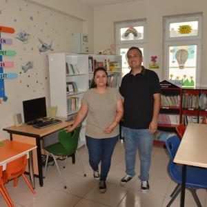 Görev yaptıkları köy okuluna kütüphane açıp, bilgisayar odası kurdular
