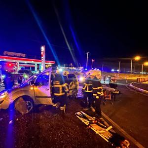 Mardinde devrilen hafif ticari araçtaki 4 kişi yaralandı