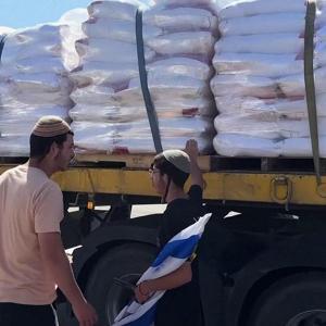 Gazzeye giden yardım TIRlarına haydutça müdahale