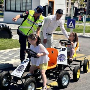 Jandarmadan çocuklara uygulamalı trafik eğitimi