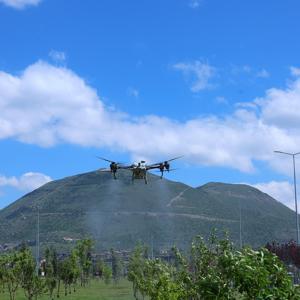 Park ve mesire alanları dron ile ilaçlanıyor