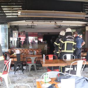 Kafedeki yangın hasara neden oldu