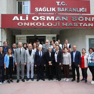 Büyükşehir Belediye Başkanı Bozbey,  Bursa Ali Osman Sönmez Onkoloji Hastanesini ziyaret etti