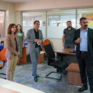 Diyarbakır Büyükşehir Belediyesi eş başkanlarından, birimlere ziyaret