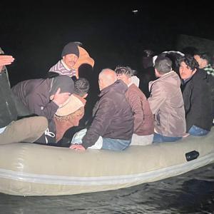 Datçada 18 kaçak göçmen kurtarıldı