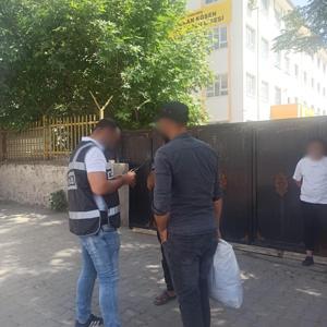 Mardinde okul çevresi ve servis araçlarında polis denetimi