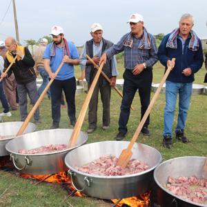 Bursada, Yamanlı Hayrı nda 10 bin kişi ağırlandı