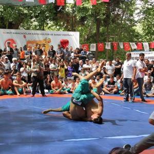 Karacaoğlan Kayısı Kültür ve Sanat Festivali sona erdi
