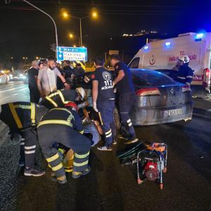 Mardin’de refüje çarpan otomobildeki 4 kişi yaralandı