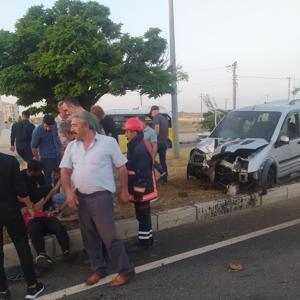 Mardin’de refüje çarpan hafif ticari araçtaki 2 kişi yaralandı
