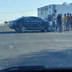 Akaryakıt yüklü tankere çarpan otomobildeki 2 kişi yaralandı