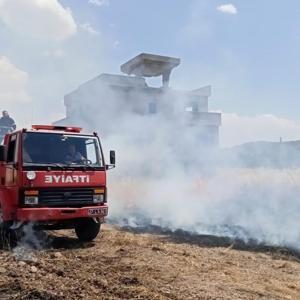 Gaziantepte 32 dönüm buğday ekili tarla yandı