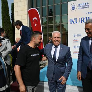 Başkan Bozbey, Bursa Büyükşehir Belediyesi personeli ile bayramlaştı