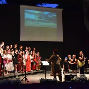 Bornovada Çocuk Korusundan türkü konseri
