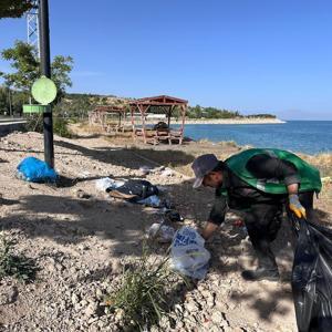 Van Gölü sahilinde  bayram tatili boyunca 2 bin 360 ton çöp ve harfiyat toplandı