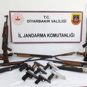 Diyarbakır’da 15 ruhsatsız silah ele geçirildi