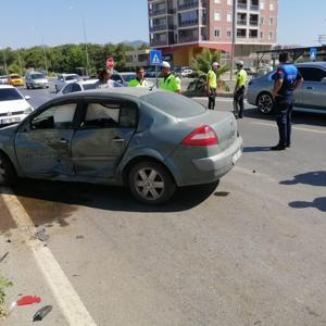 Gazipaşada kaza: 3 yaralı