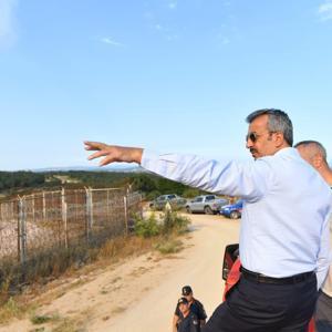 Edirne Valisi Sezer, Bulgaristandaki yangınla ilgili sınır hattında inceleme yaptı