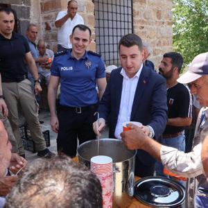 Diyarbakır’da 1000 kişiye aşure ikramı