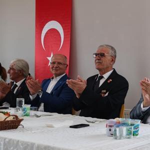 Vali Mahmut Demirtaş, Kıbrıs gazileri ile öğle yemeğinde bir araya geldi.