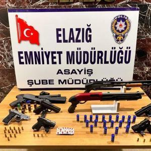 Elazığ’da eğlence mekanları denetlendi; 8 ruhsatsız silah ele geçirildi