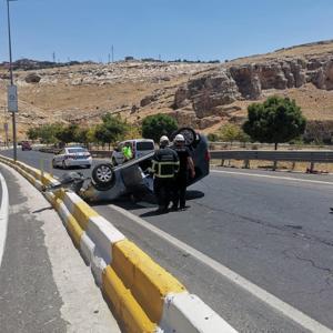 Mardin’de takla atan otomobilin sürücüsü yaralandı
