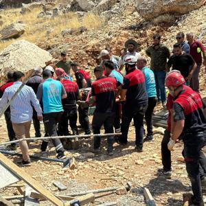 Şanlıurfa’da inşaatın tablası çöktü: 2 yaralı