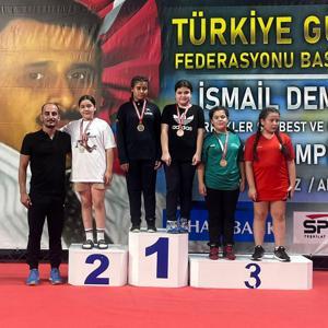 Burdurlu güreşçi Türkiye ikincisi