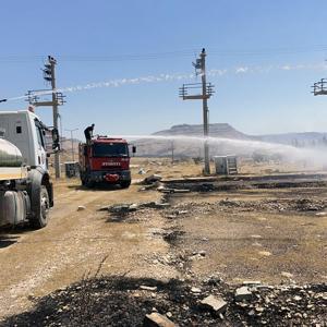 Mardin Derik’te anız yangını