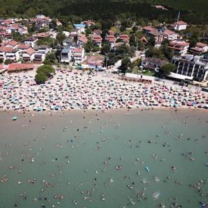 Kandıra’da 2 plaj hariç denize girme yasağına devam