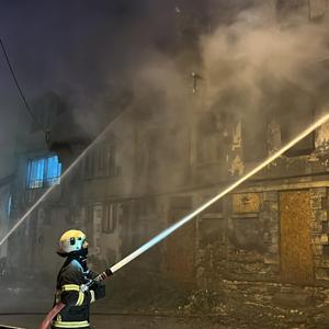Kütahyada metruk binadaki yangın söndürüldü
