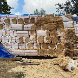 Orduda mandırada yangın; 100 ton saman, kamyon ve iki zirai tarım aracı yandı