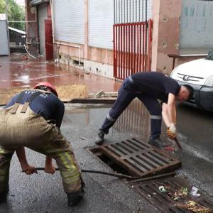 İstanbul - Bayrampaşa’da fabrikanın bodrum katını su bastı