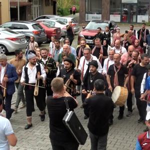 Trabzon’da kemençeli kortej