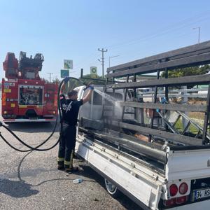 Edirne’de seyir halindeki kamyonetin kasasında çıkan yangın söndürüldü