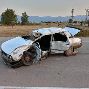 Tokatta iki otomobil çarpıştı: 1 ölü, 1 yaralı