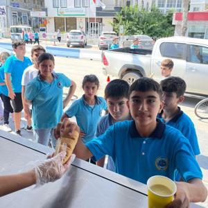 Yumurtalık Belediyesi’nden öğrencilere ücretsiz çorba