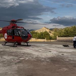 Boş sandığı tüfek ateş alınca kendini vurdu, ambulans helikopterle hastaneye yetiştirildi